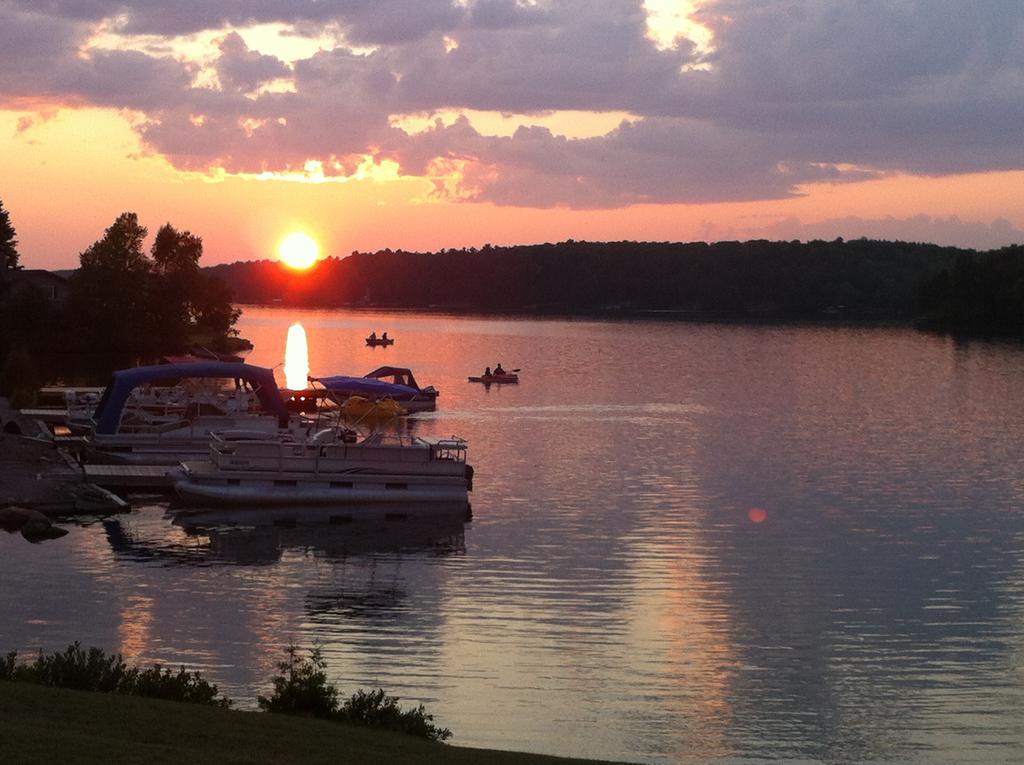 Blind River Lake Lauzon Resort חדר תמונה