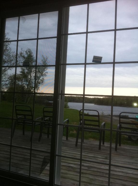 Blind River Lake Lauzon Resort מראה חיצוני תמונה